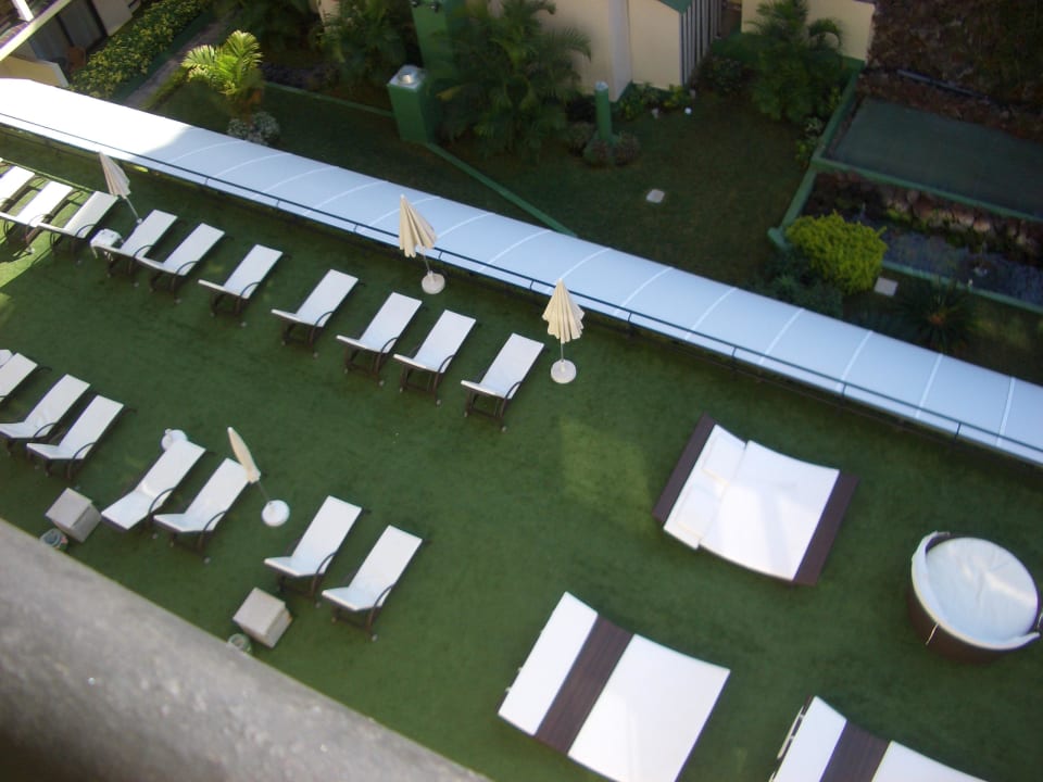 Eine der Liegewiesen Hotel ValleMar