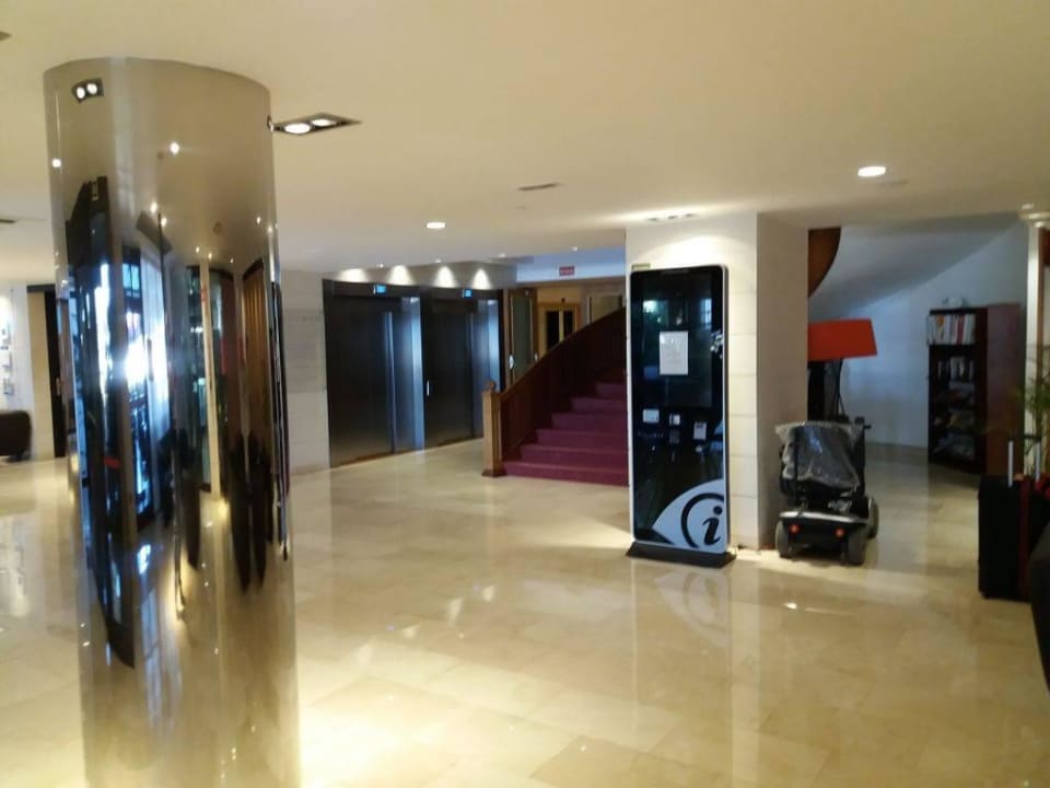Lobby in Richtung Treppenhaus Hotel ValleMar