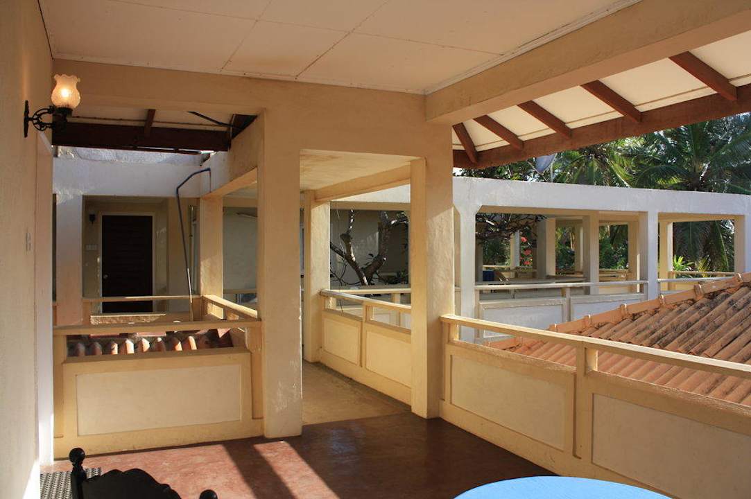 Verbindung zu den Zimmern Hotel Sanmali Beach