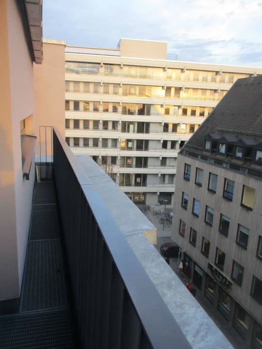 Auf NUR Adina Apartment Hotel Nuremberg