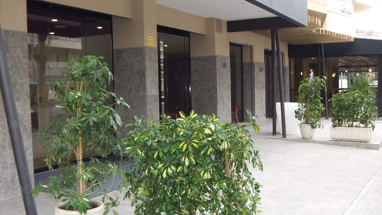 Lobby California Apartments