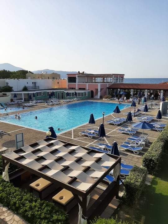 Pool Dessole Dolphin Bay Resort