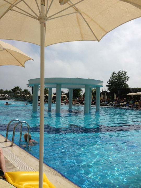 Wasserball im Pool. Jeden Tag Spaß  Trendy Aspendos Beach Hotel