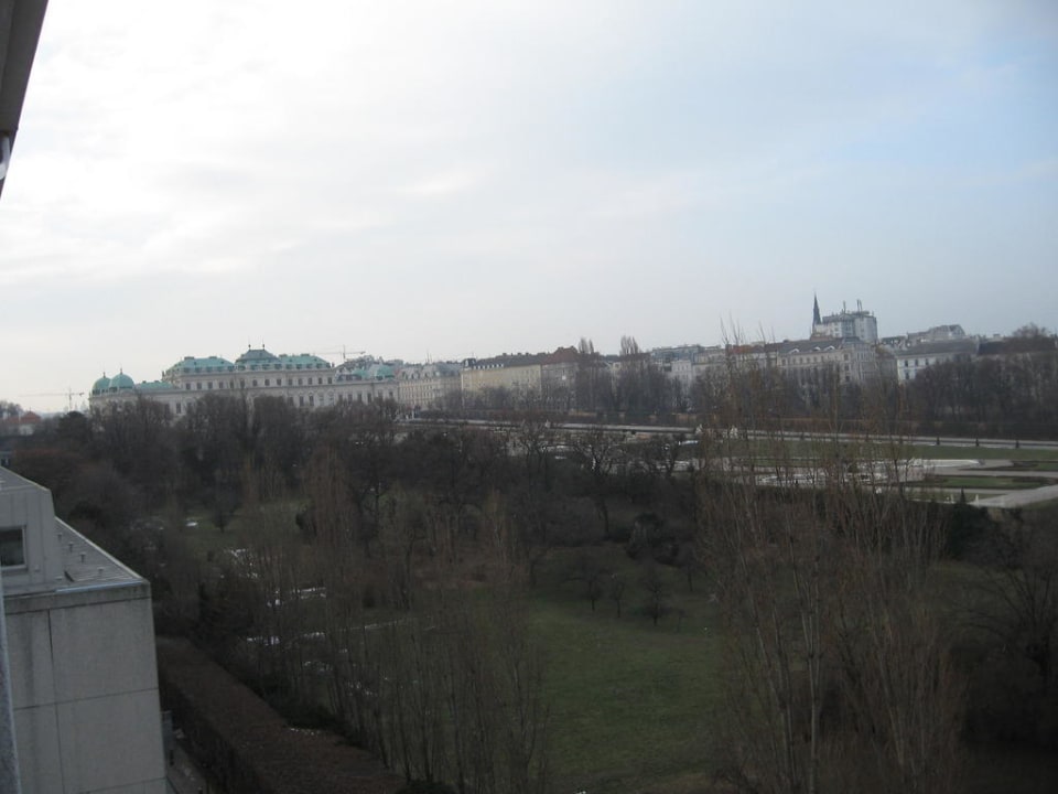 Blick aus unserem Zimmer Lindner Hotel Vienna Am Belvedere, part of JdV by Hyatt