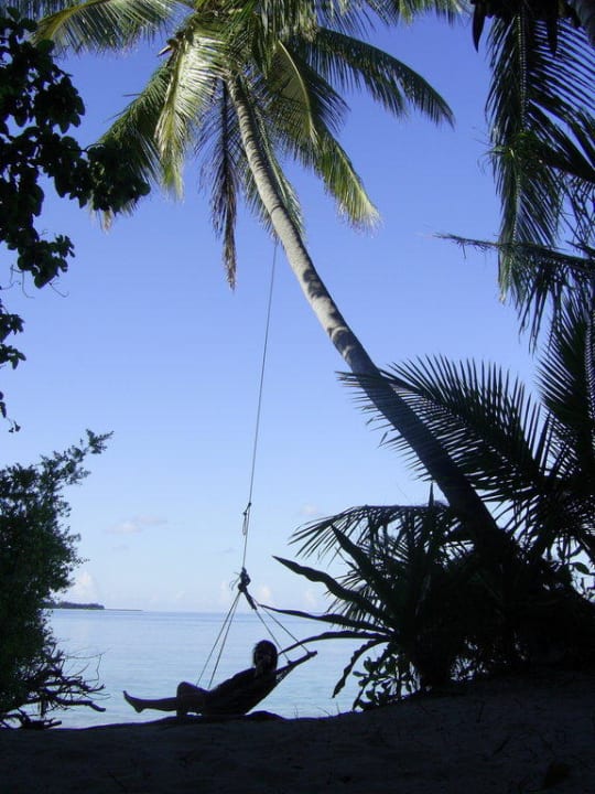 Schaukeln am Strand Vilamendhoo Island Resort & Spa