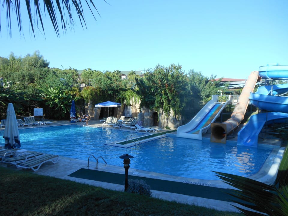 Kinderbereich mit Rutschen Le Jardin Resort