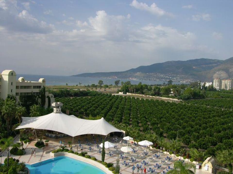 Widok  z okna Hotel Presa di Finica