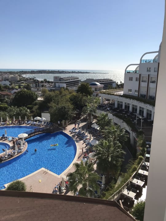 Pool Side Prenses Resort & Spa