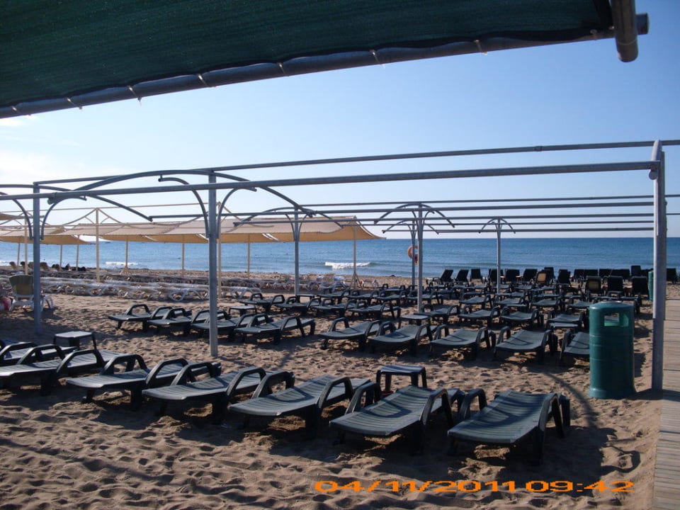 Strandliegen Port Side Resort Hotel