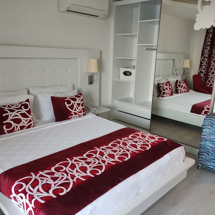 Zimmer Laguna Beach Alya Resort & Spa Hotel