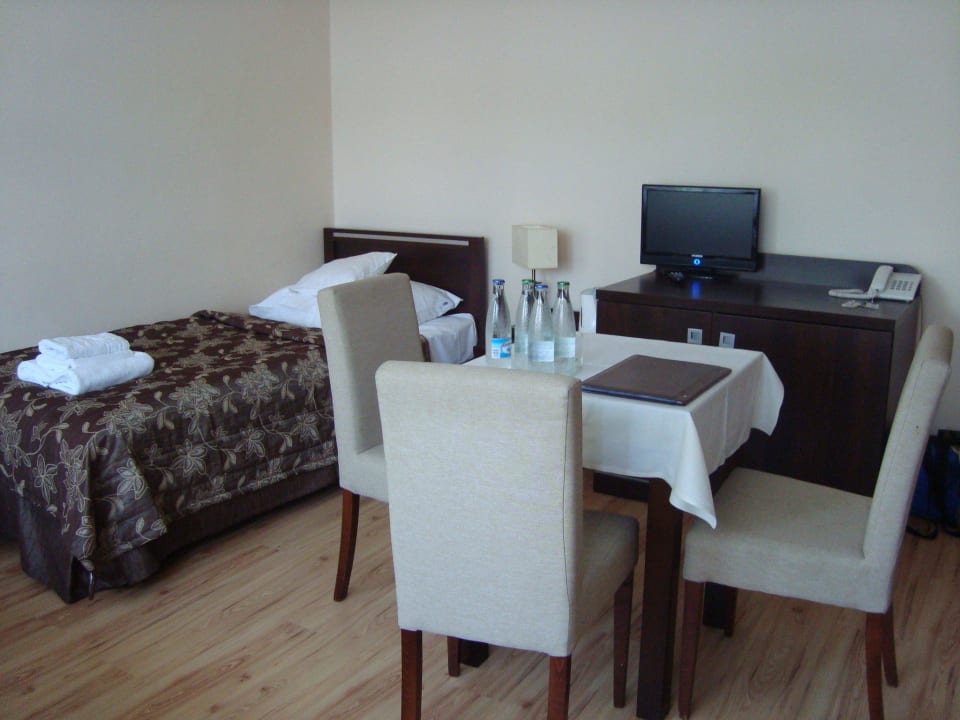 Geräumiges Zimmer Kurhotel Wielka Pieniawa