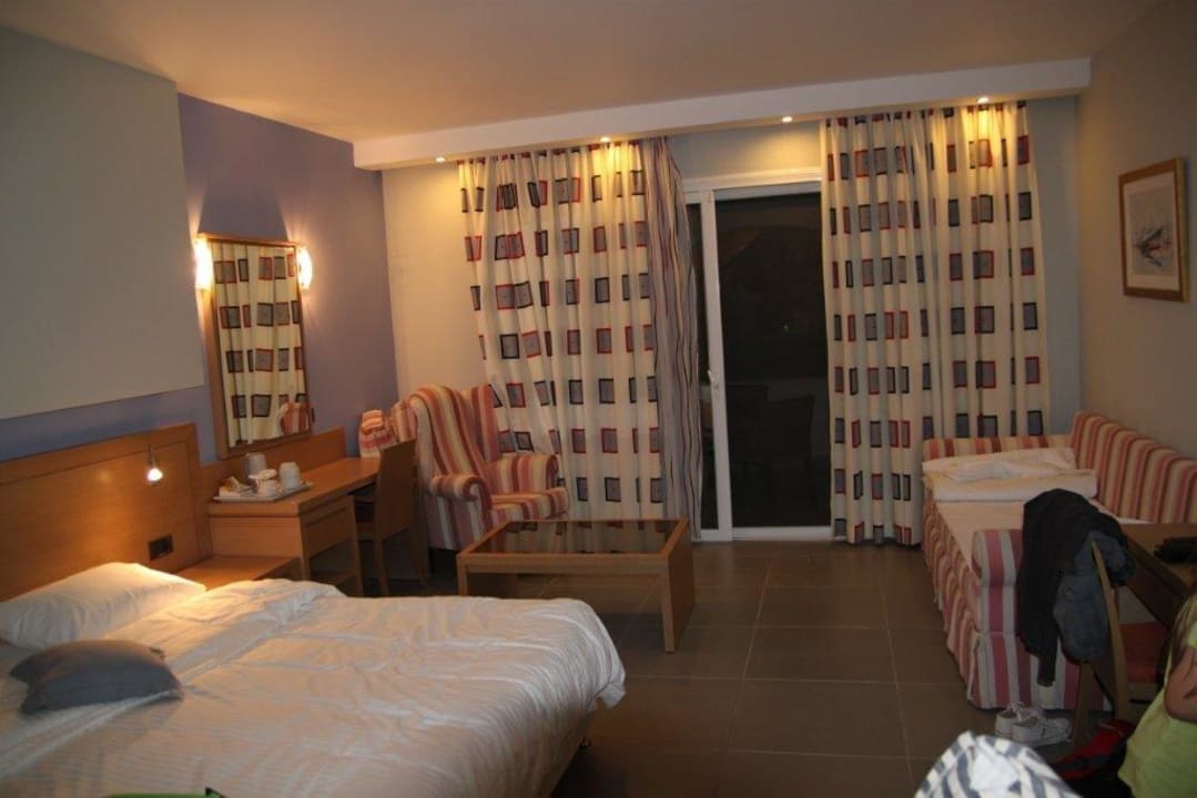 Geräumiges Zimmer Atlantica Marmari Palace