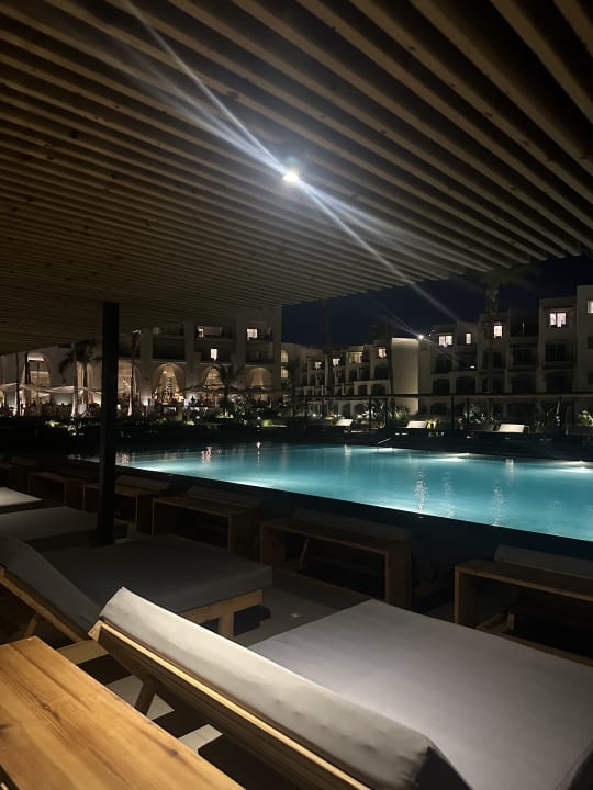 Pool Serry Beach Resort