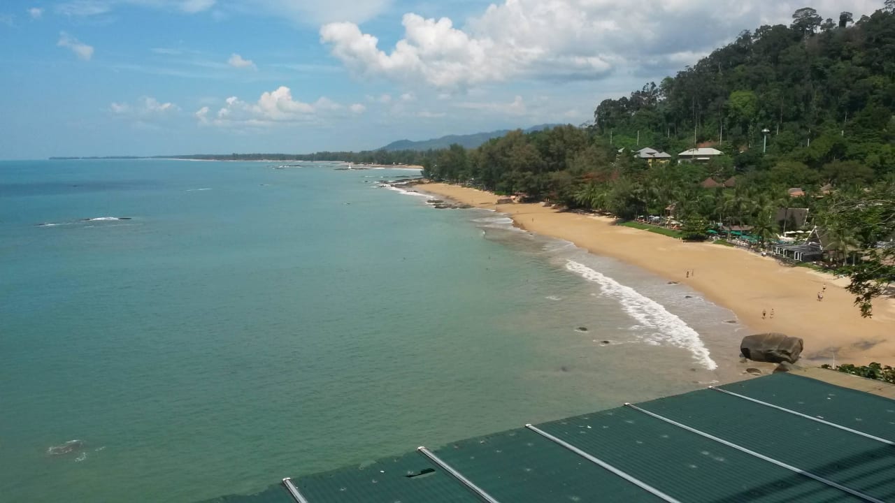 Strand Nähe vom Hotel Moracea by Khao Lak Resort