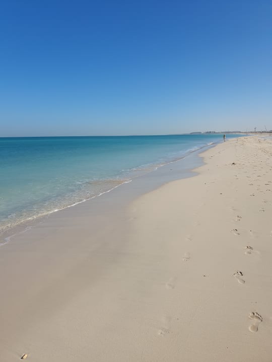 Strand Saadiyat Rotana Resort &  Villas