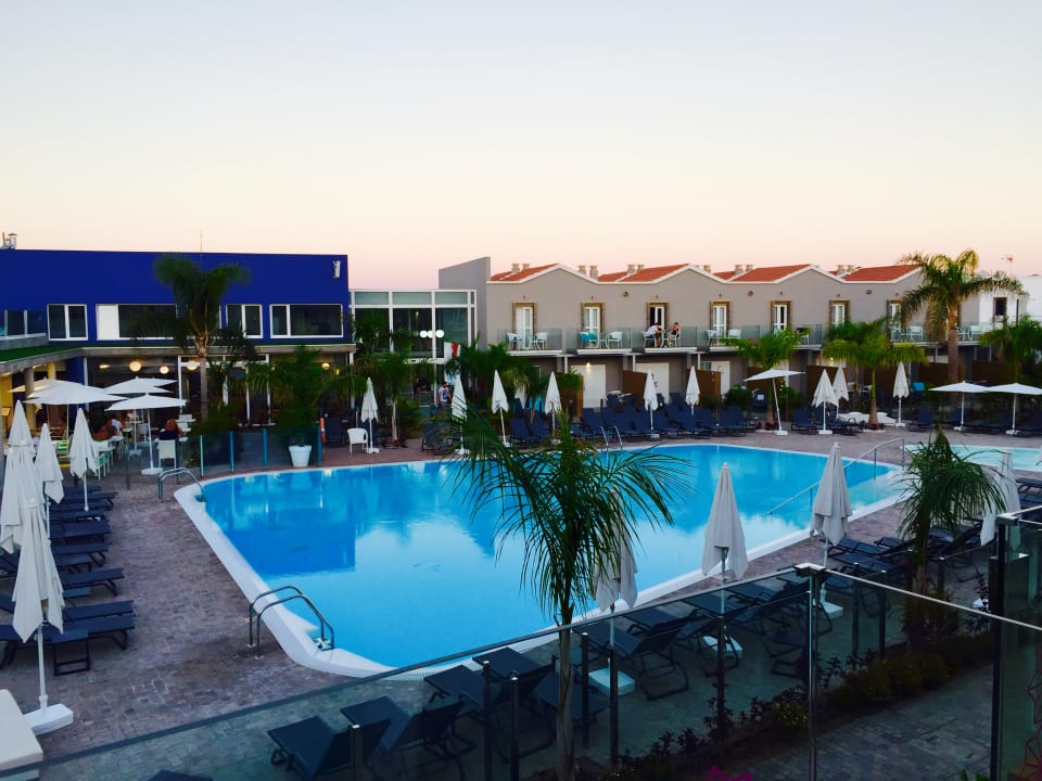 Pool LIVVO Los Calderones