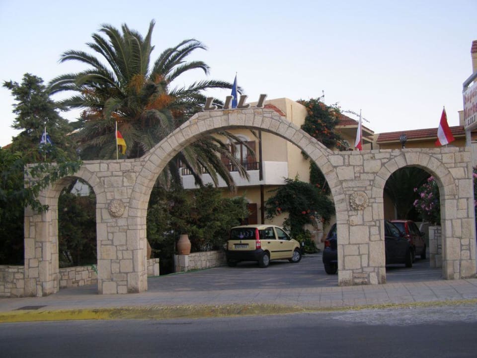 Wejscie do hotelu Lili Hotel