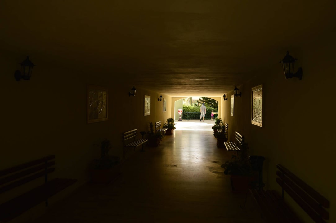Durchgang unter der Strasse Hotel Gardenia Beach