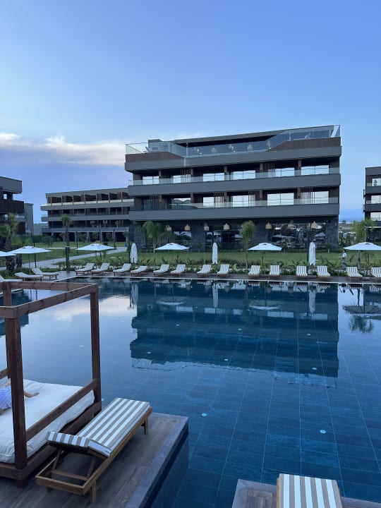 Pool Jacaranda Luxury Resort