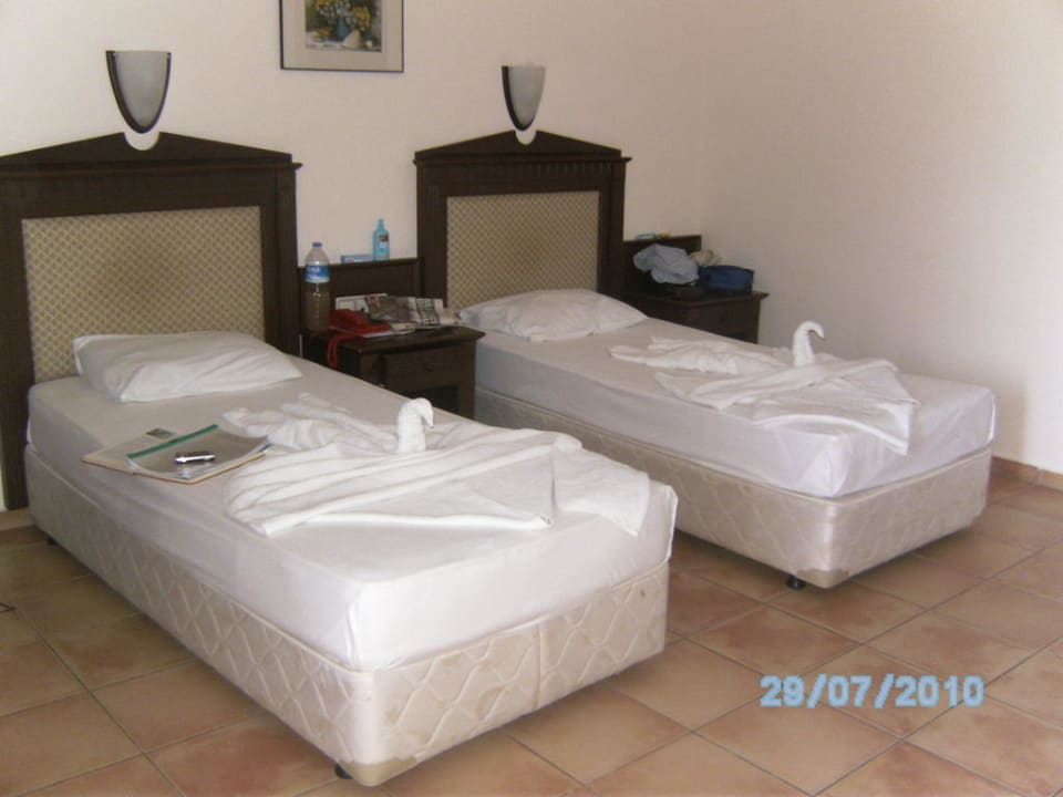 Unser Zimmer nach der Reinigung Club Turtas Beach Hotel