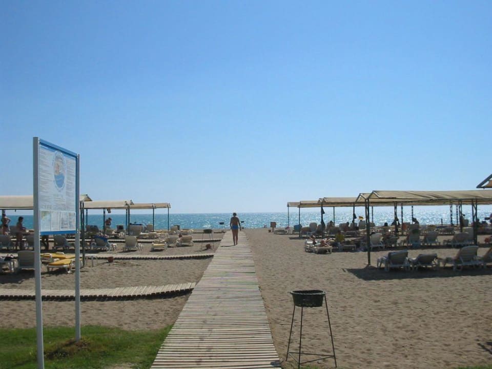Weg vom Hotel zum Strand  Belek Beach Resort Hotel