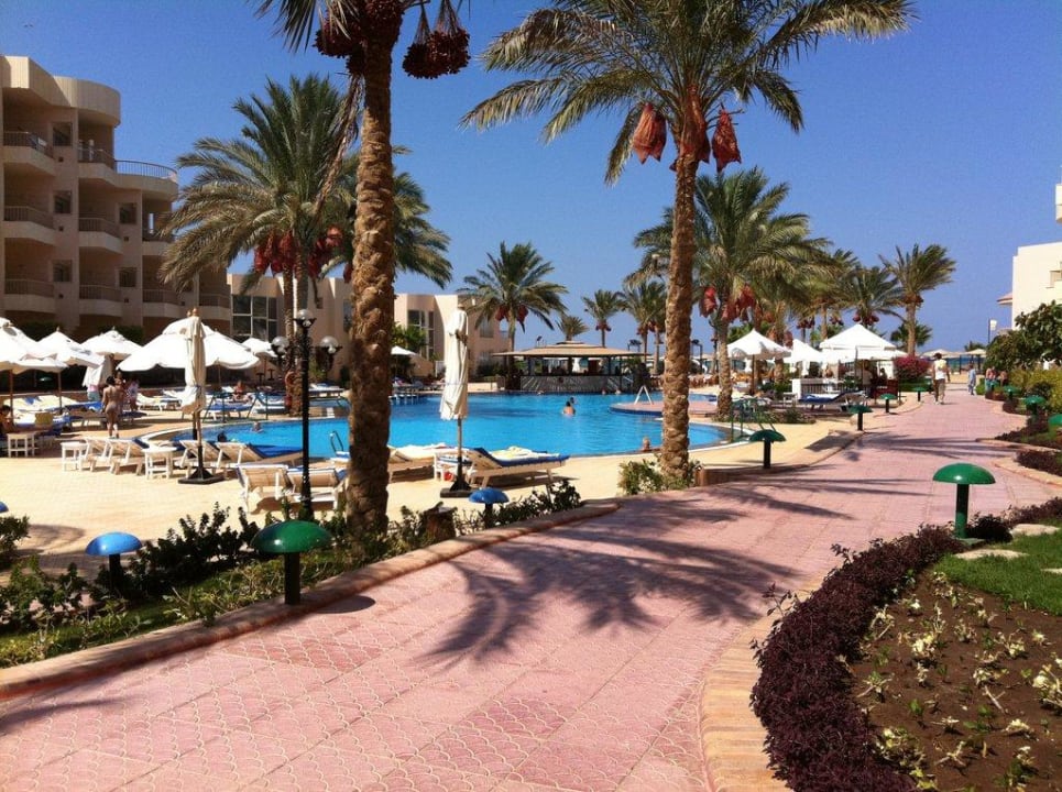 Hotelanlage inkl. großem Pool Sea Star Beau Rivage