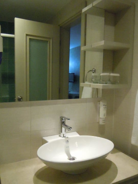 Badezimmer Port Side Resort Hotel