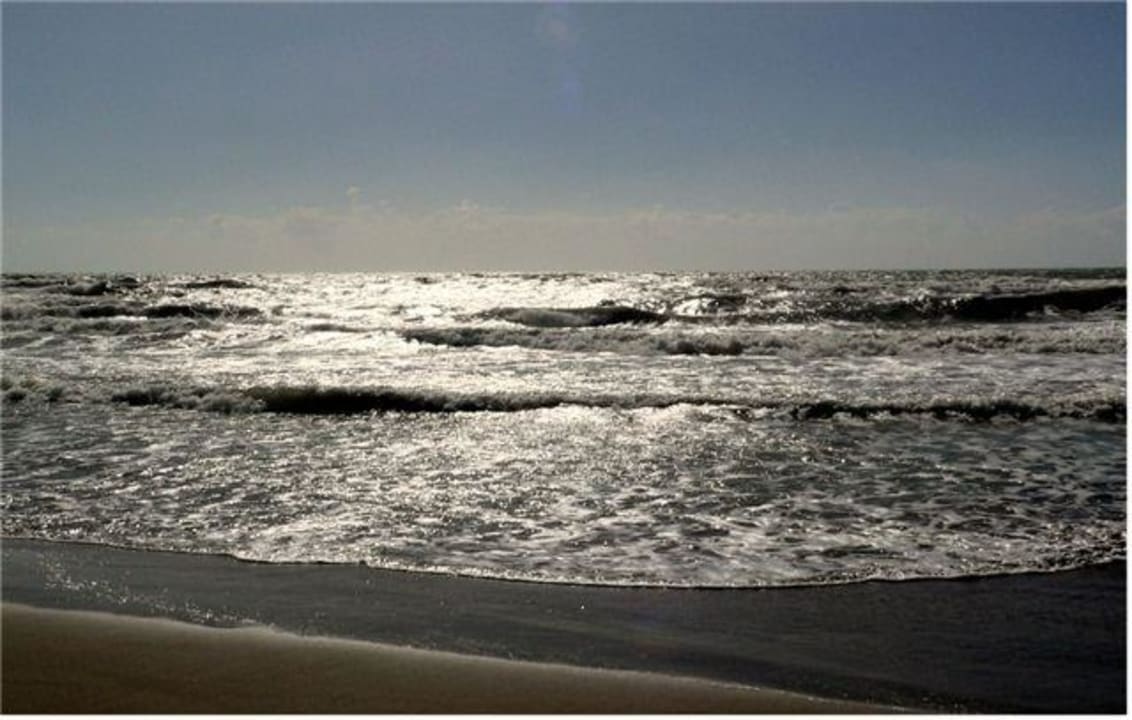 Licht-und Schattenspiele am Strand Sunis Evren Beach Resort Hotel & Spa