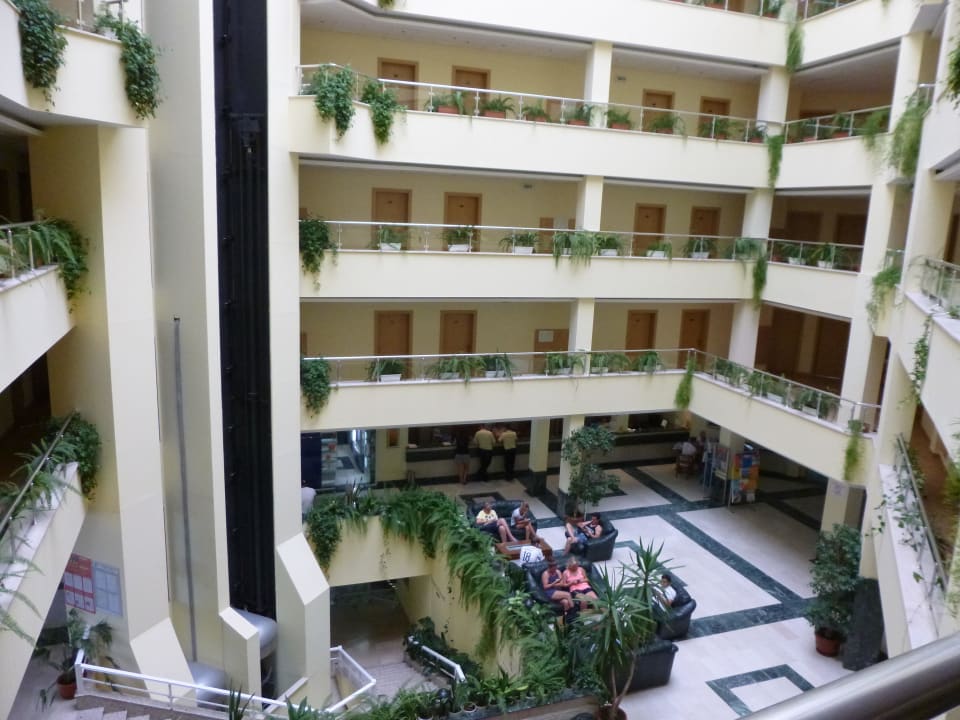 Lobby Luna Beach Hotel