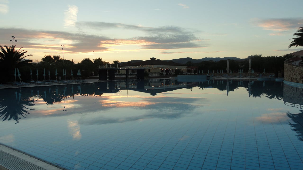 50 Meter Schwimmbecken Tirreno Resort