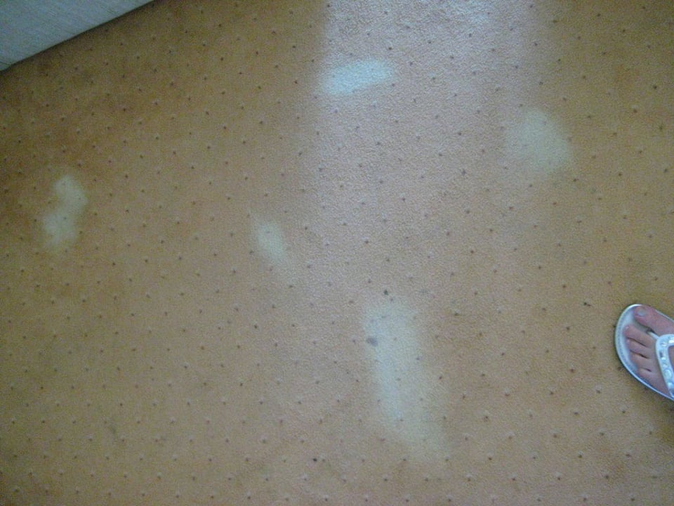 Teppich nur mit Badeschuhen zu betreten Green Max Hotel