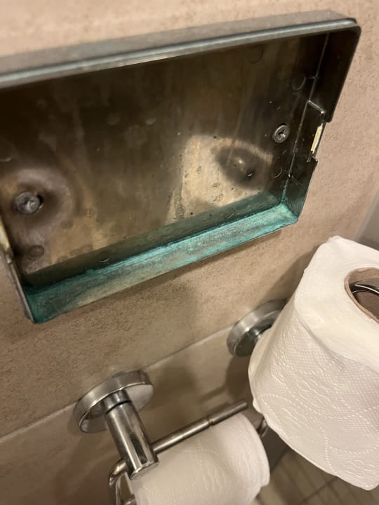 Zimmer Well Palace Side