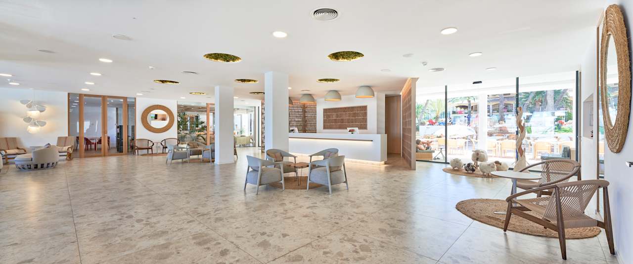 Lobby Hotel & Spa S'Entrador Playa