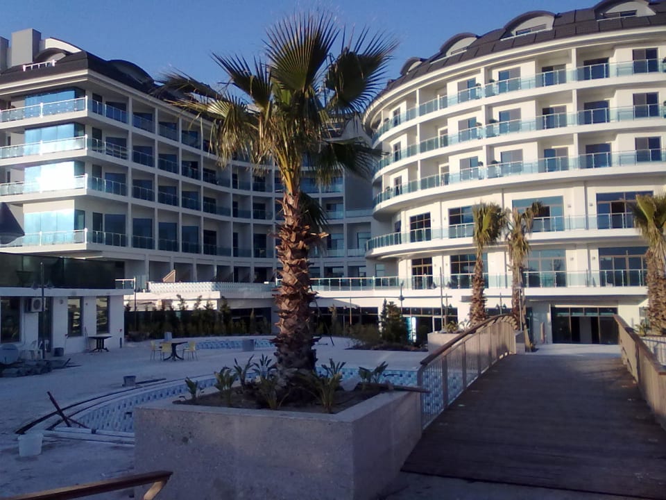21.2.2012 Commodore Elite Suites & Spa - Adults only