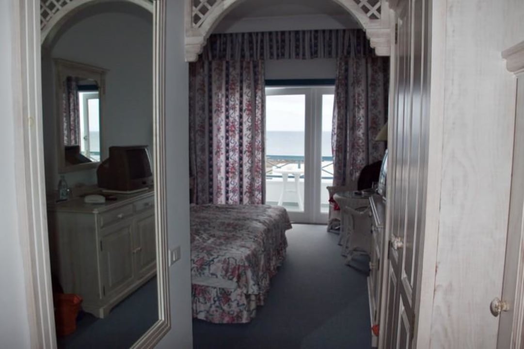 Blick ins Zimmer Seaside Hotel Los Jameos