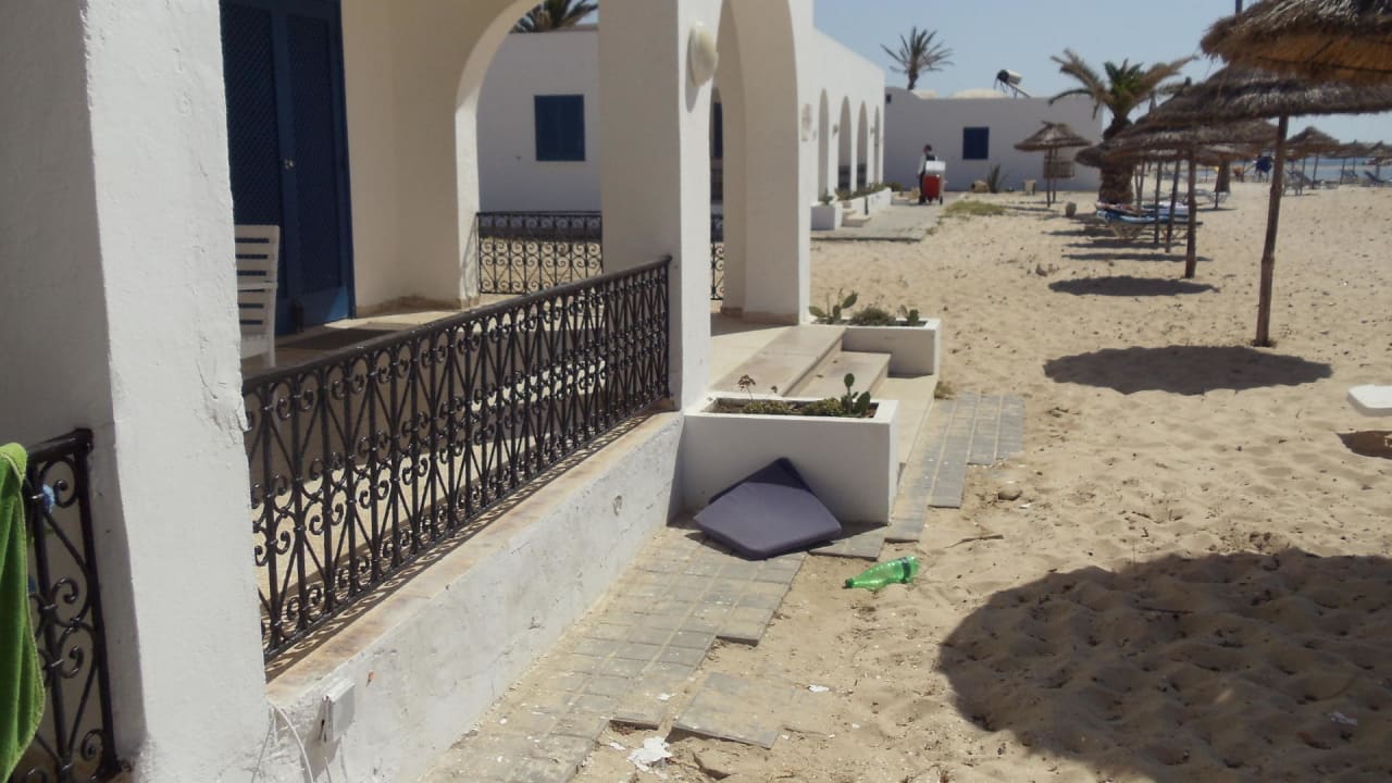 Nur Dreck Royal Lido Resort & Spa