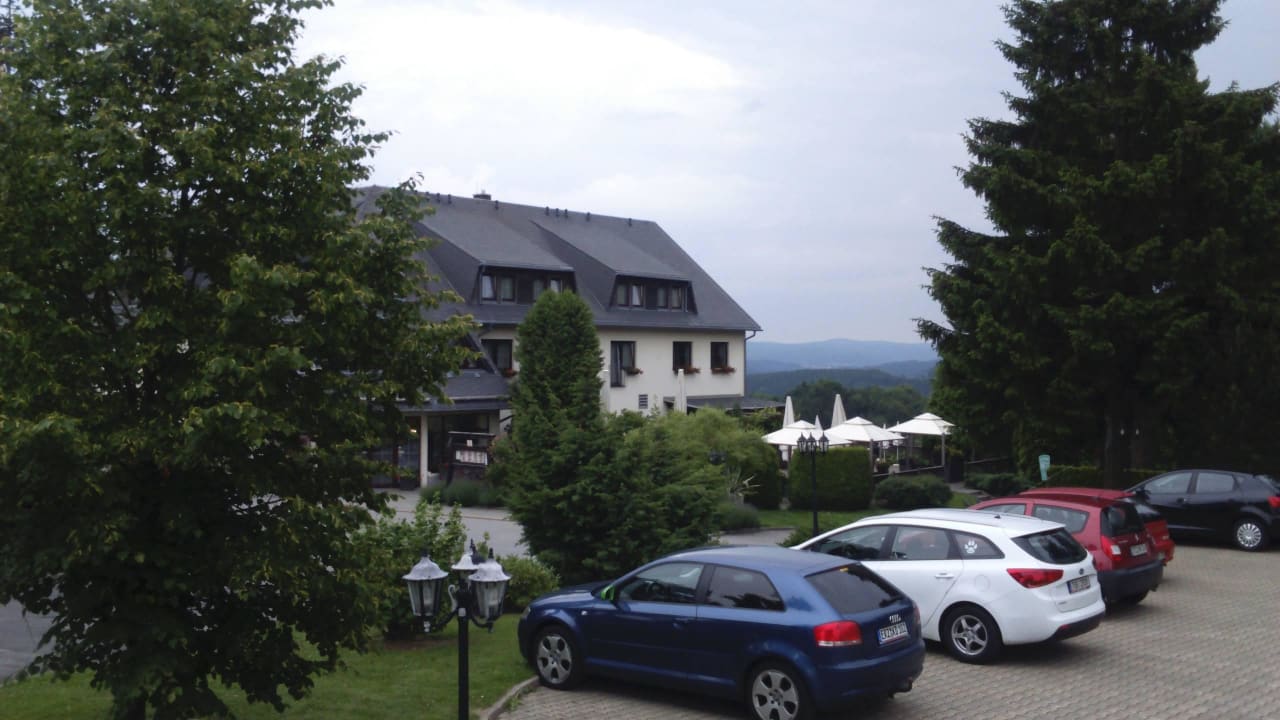 Eingebettet in die Landschaft Hotel Waldesruh