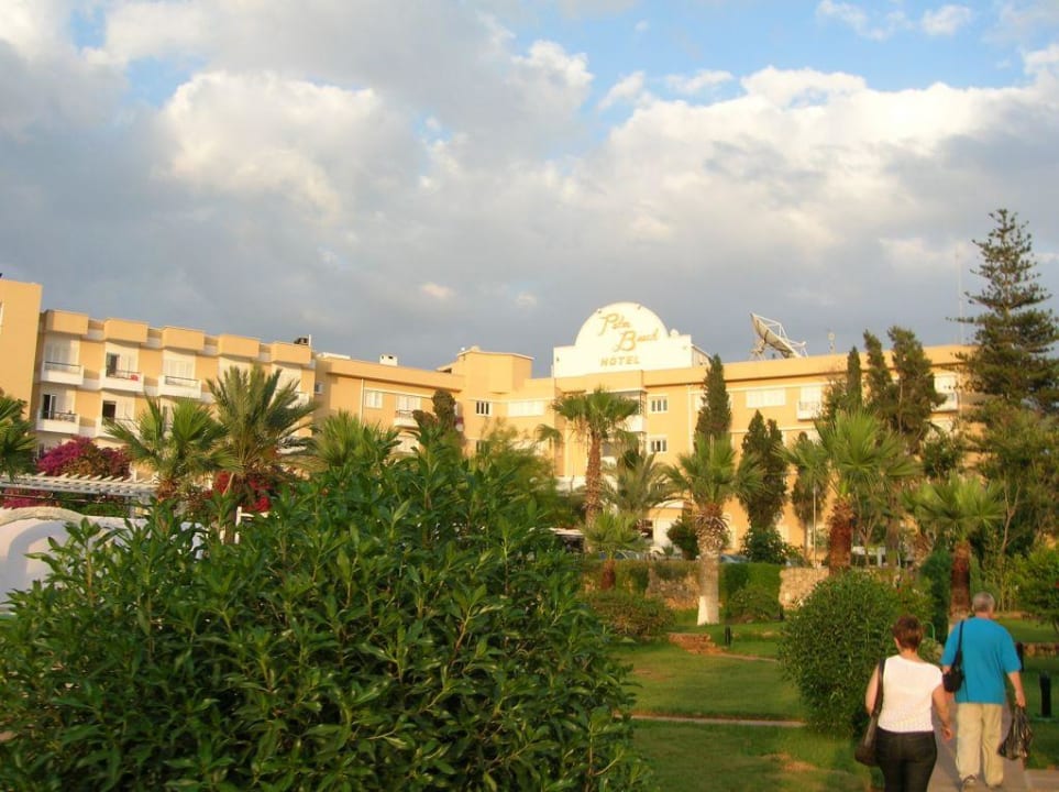 Hotel von der Landseite Arkin Palm Beach Hotel