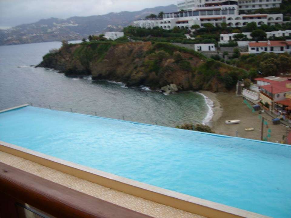 Blick auf Pool, Nachbarhotel und Strand Seaside A Lifestyle Resort