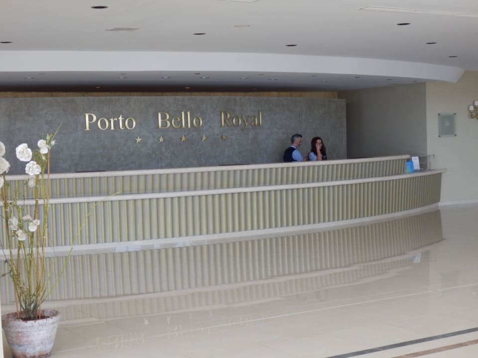 Die Rezeption mit den freundlichen Mitarbeitern Porto Bello Royal