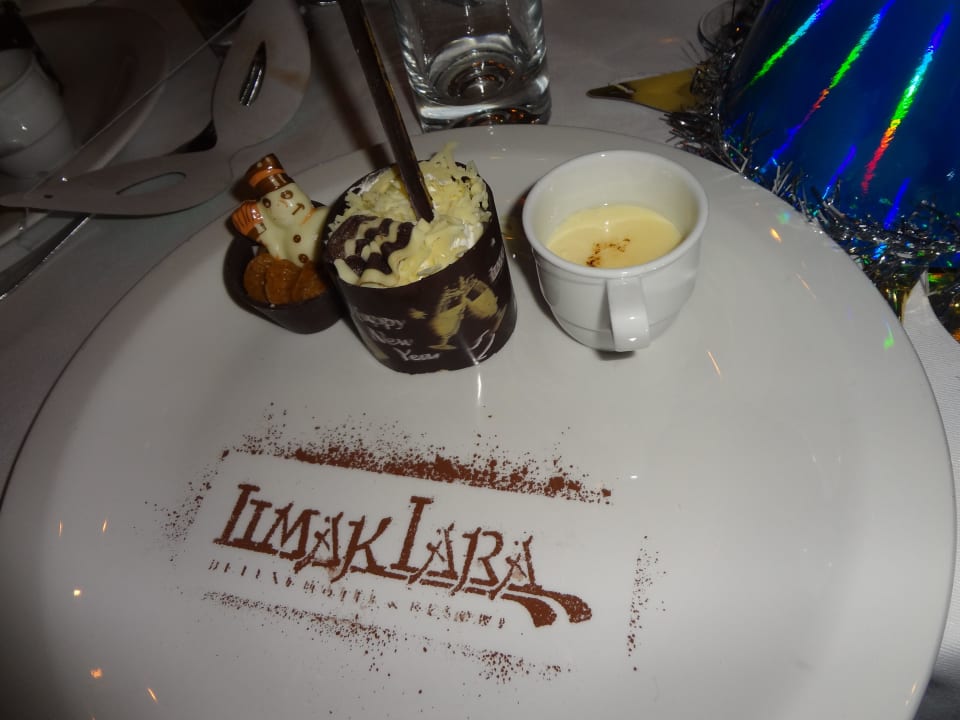 Nachtisch an Silvester Limak Lara Deluxe Hotel & Resort