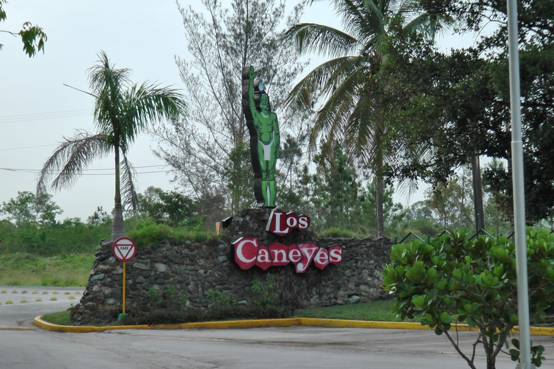 Einfahrt Hotel Los Caneyes