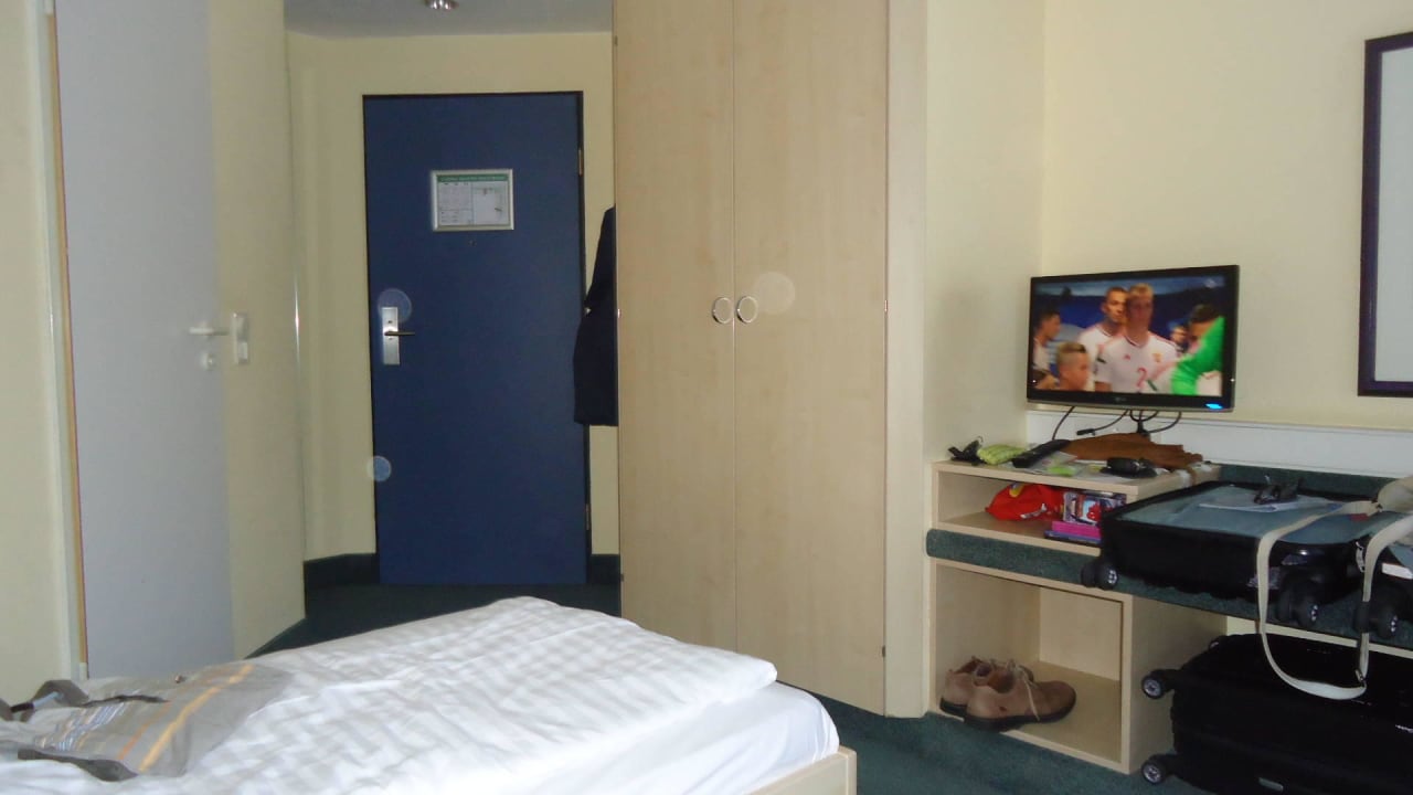 Teil des Zimmers IntercityHotel Magdeburg