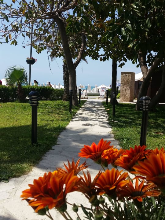Weg vom Strand zur Toilette Hotel Sirma