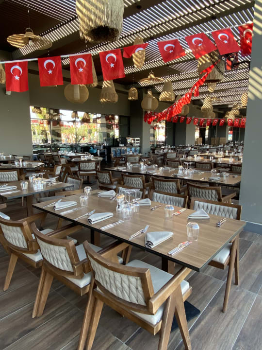 Gastro Jacaranda Luxury Resort