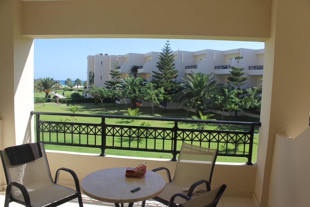 Balkon mit seitlchem Meerblick Vantaris Palace