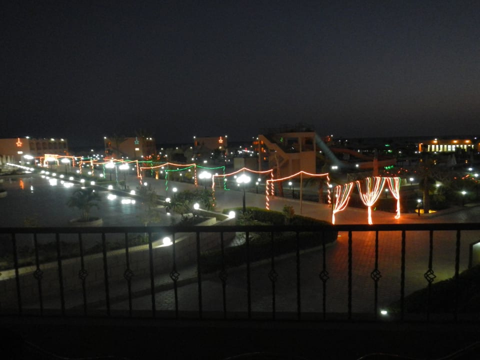 Zimmeraussicht 10B01 Weihnachten Three Corners Happy Life Beach Resort