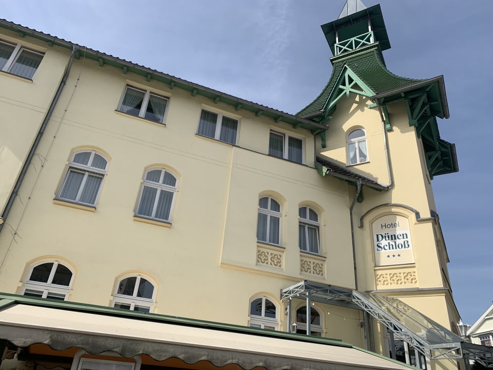 Außenansicht Hotel Dünenschloss