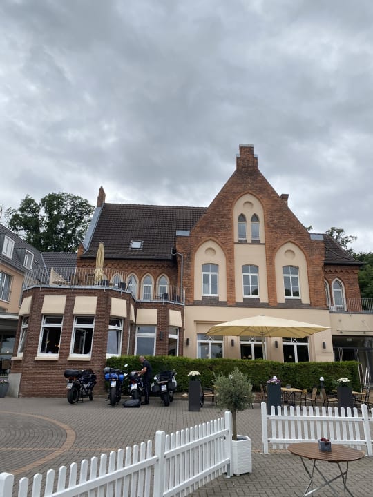 Außenansicht Parkhotel Berghölzchen