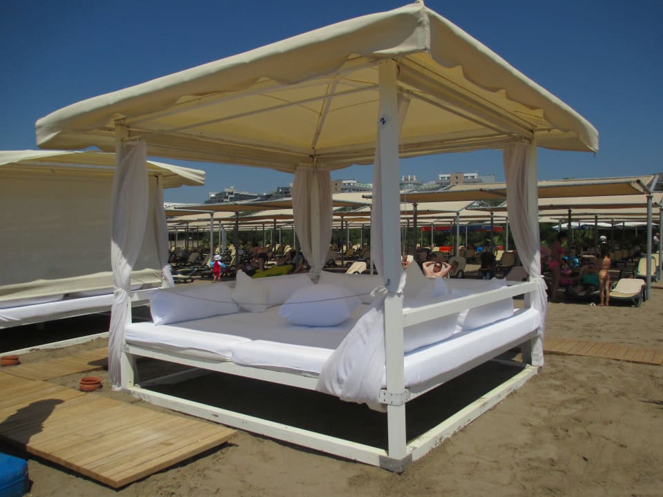 Pavillon am Strand zum mieten incl. Verpflegung Royal Wings Hotel